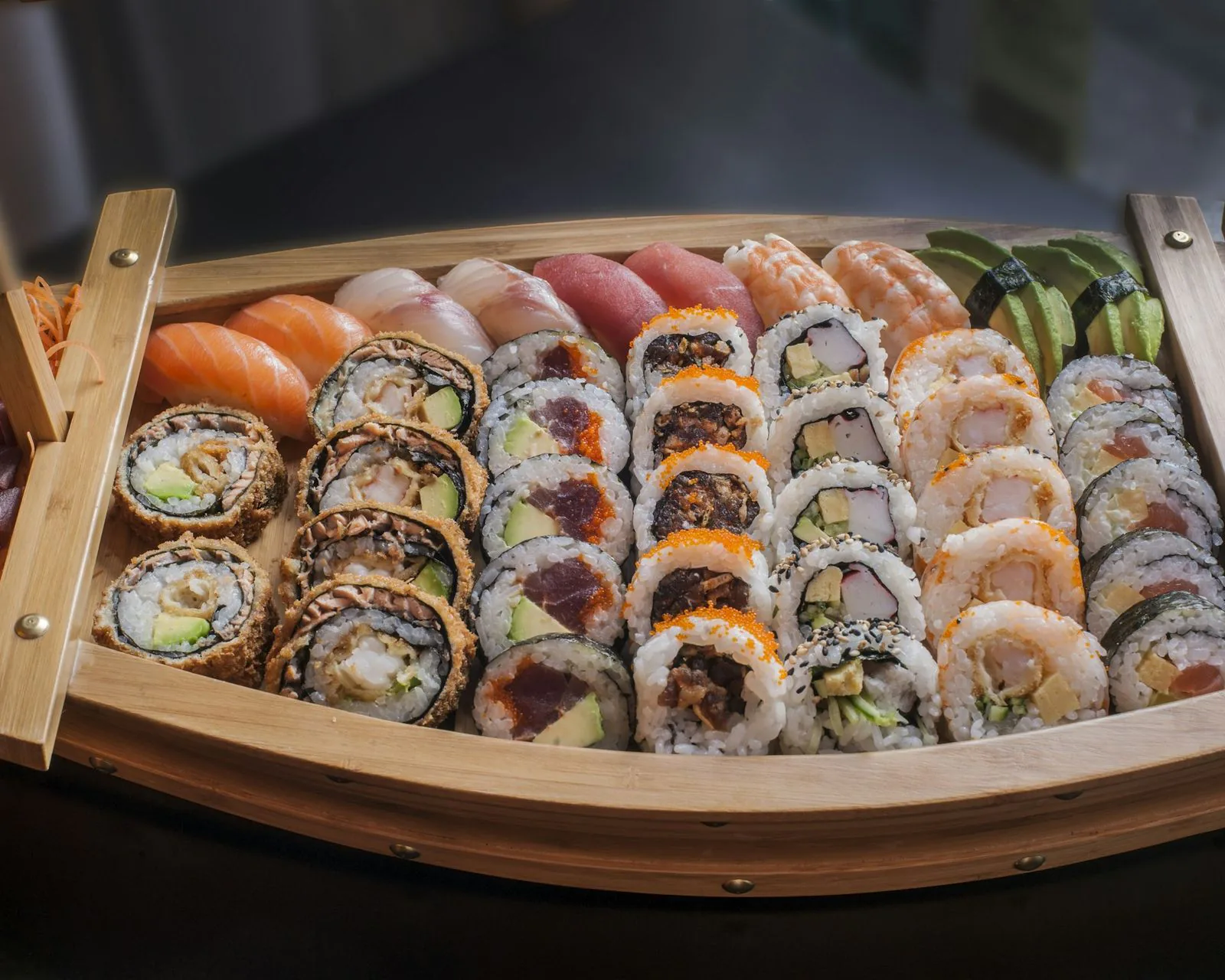 飲食店のホームページデザイン案10選|比較ポイントと掲載内容